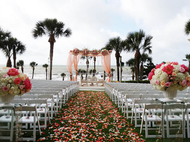 With beachfront views and thousands of square feet of event space, San Luis Resort is an idyllic venue for weddings, conferences, and meetings.