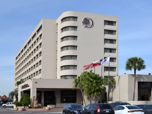 hotels near airport in houston tx