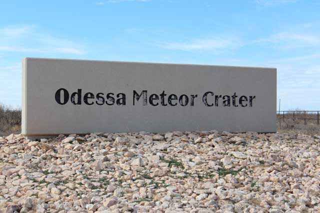 Odessa-Meteor%20Crater%20018-TourTexas.jpg