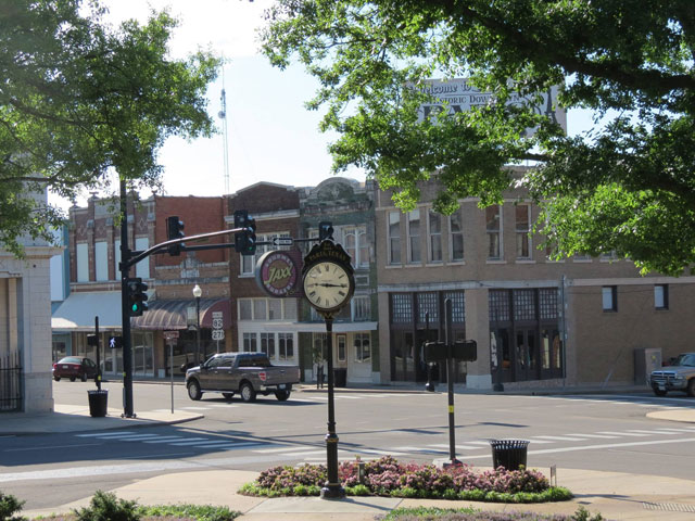 What To Do In Paris Texas - Things to See in Paris, Texas - Hodge Dodge
