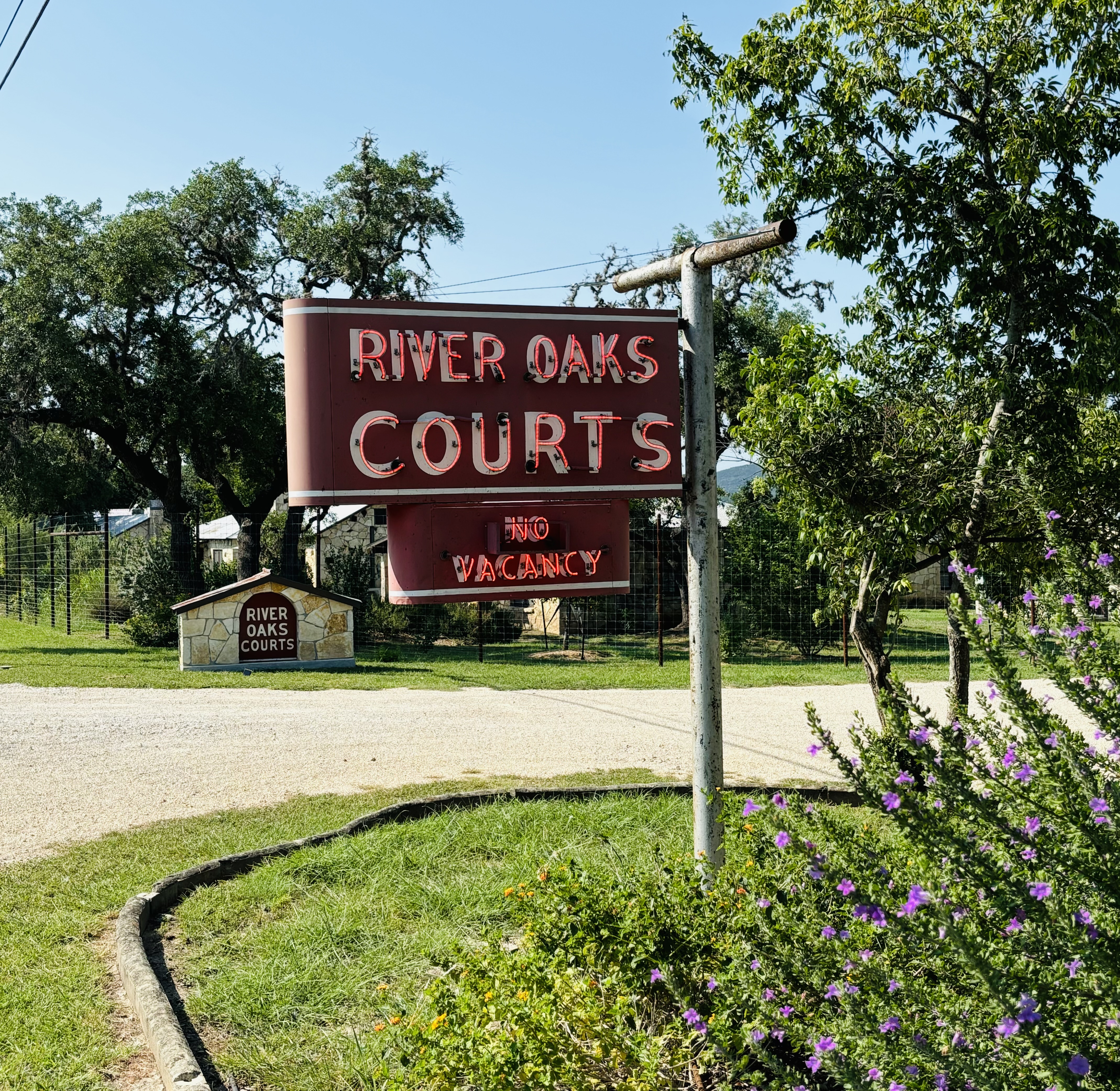 river oaks courts