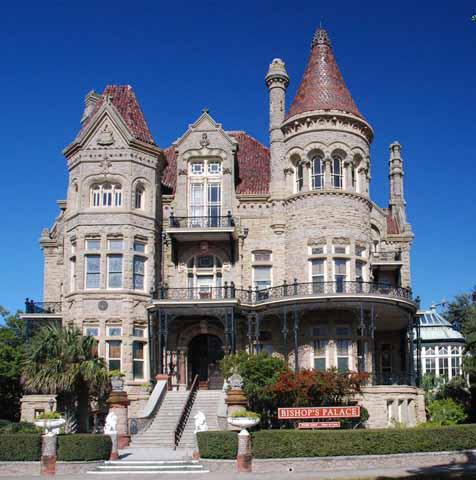 Harbor House Hotel