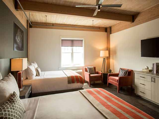 Harbor House Hotel