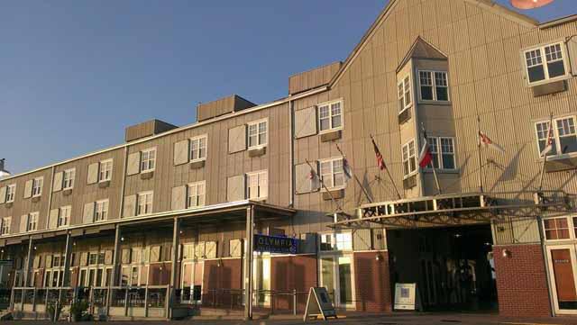Harbor House Hotel