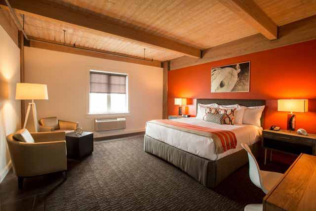 Harbor House Hotel
