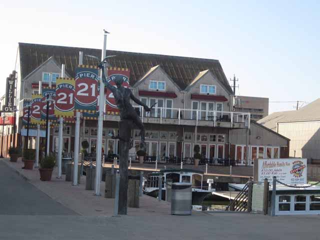Harbor House Hotel