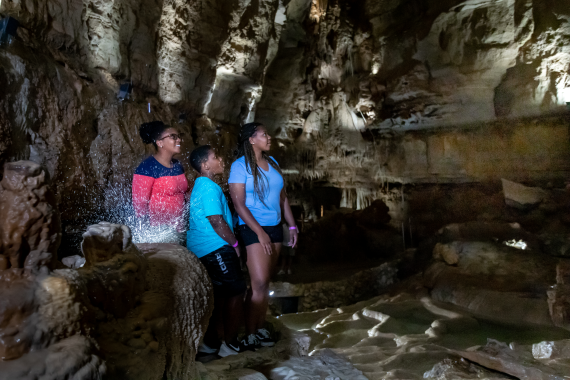 Natural Bridge Caverns