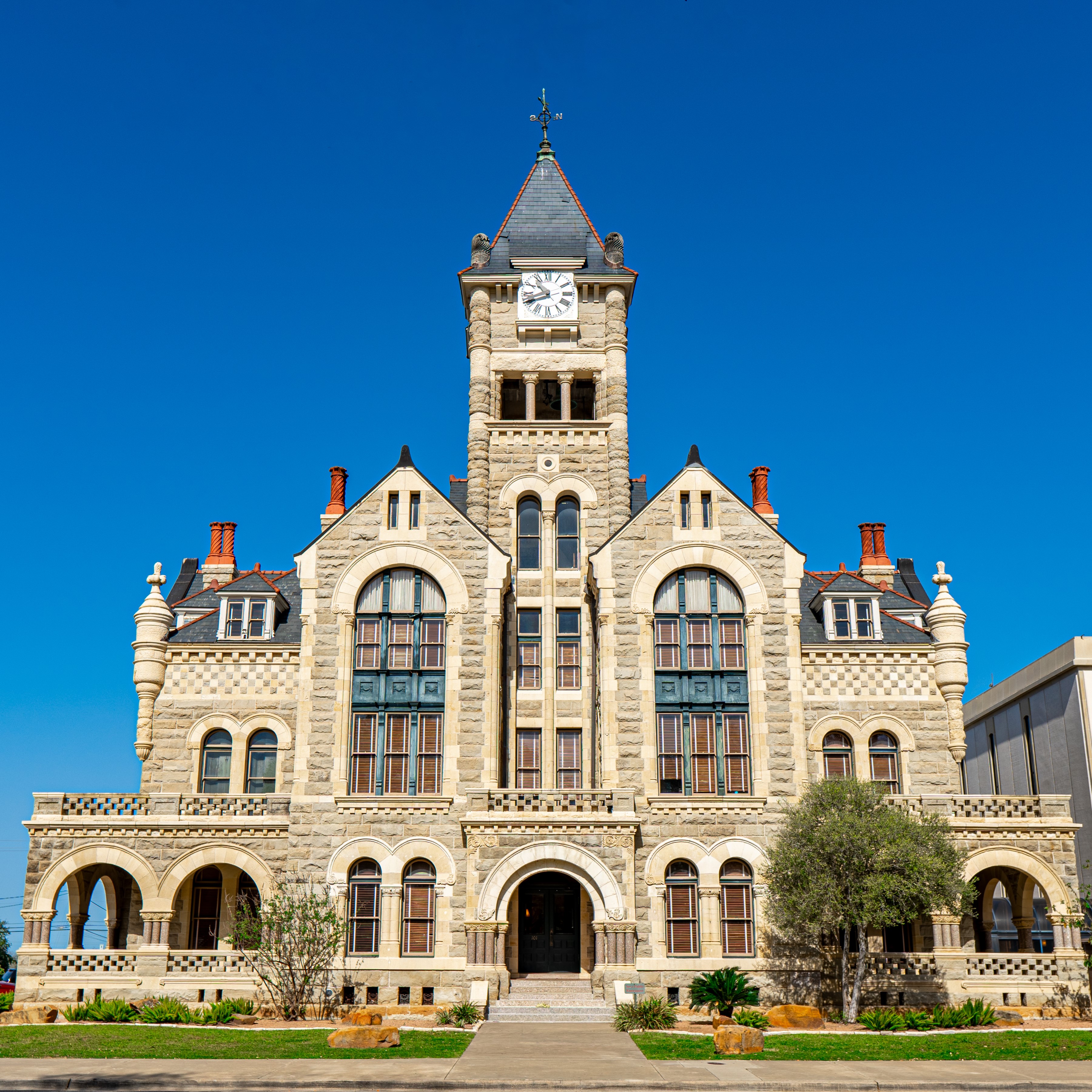 county courthouse