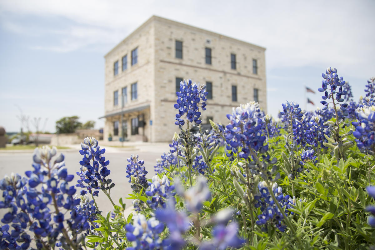marble falls visitor's center