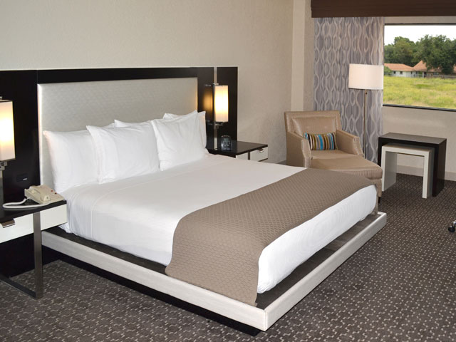 Doubletree by Hilton Houston Hobby Airport