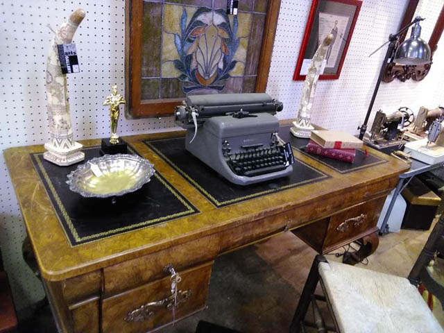 Thompson’s Antique Center of Texas