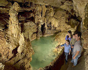 Natural Bridge Caverns